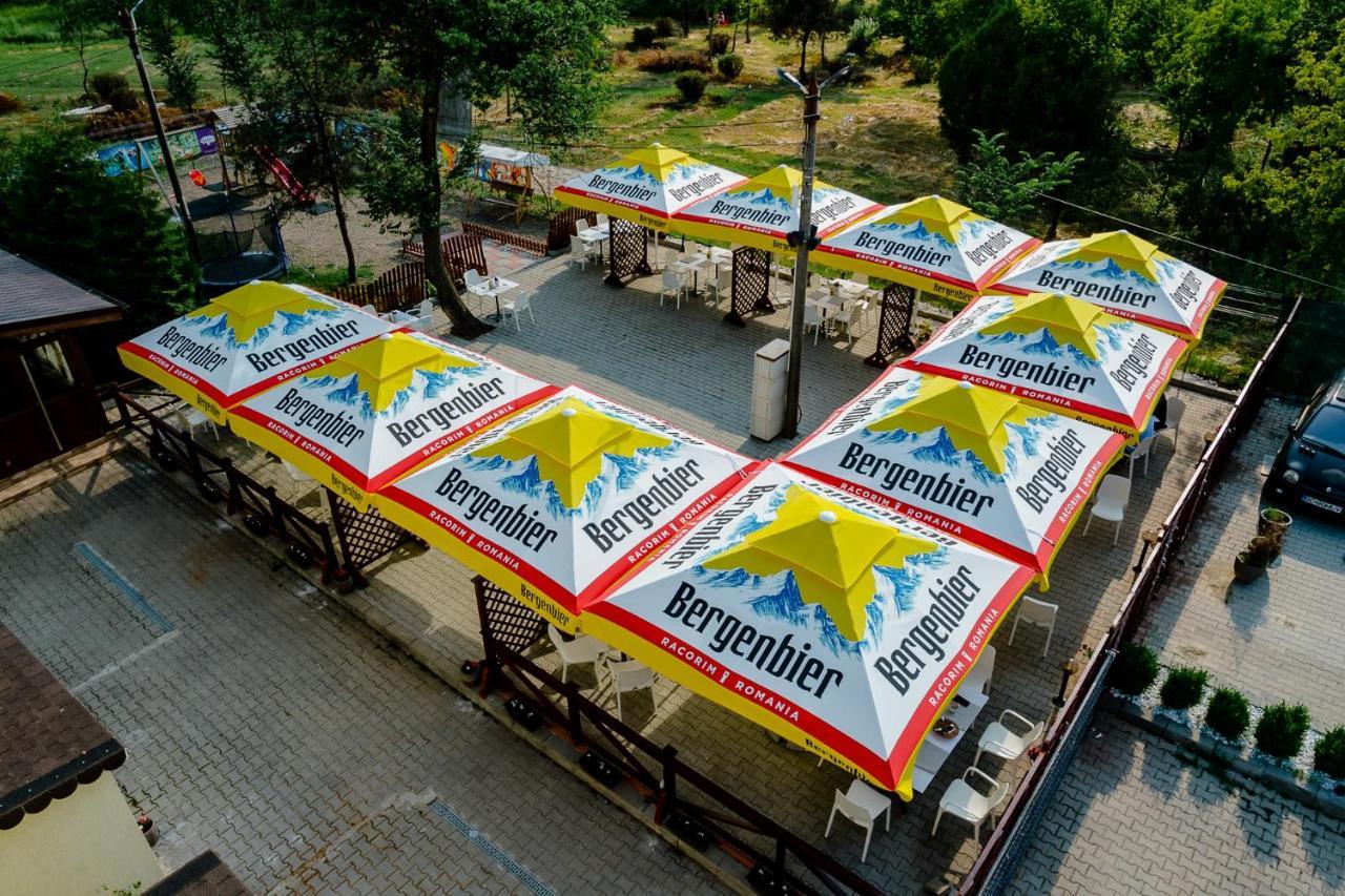 Pensiunea Vialux Bacău エクステリア 写真